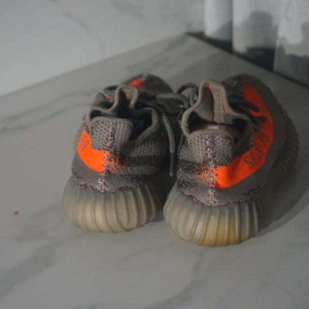 Yeezy - Picture 5 of 10